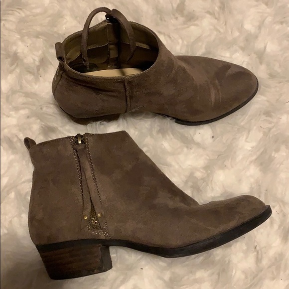 Brown suede booties - Picture 1 of 4